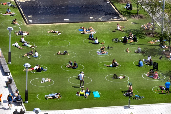 Autoritățile au trasat cercuri în zonele de promenadă ale new-yorkezilorfoto: Profimedia