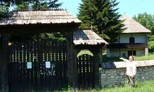 Muzeul Satului de la Leleşti şi a închis porţile jpeg