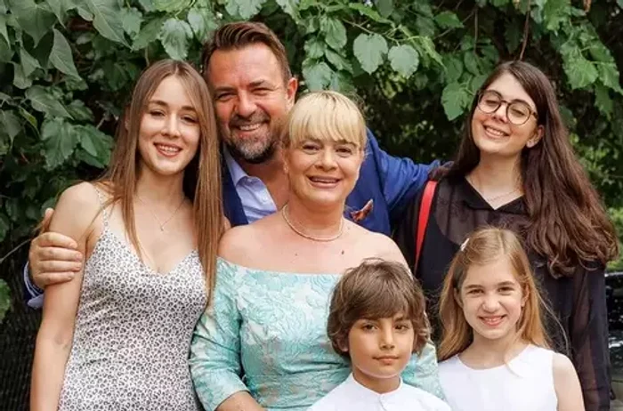 Horia Brenciu și familia lui / foto: Arhiva Click!
