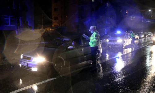 Filtru de poliţie după ora 10 seara în Bragadiru Ilfov 23 martie 2020 FOTO Sever Gheorghe