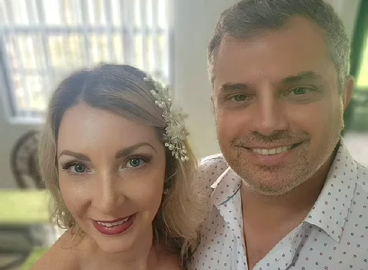 Cuplu găsit mort sub dărâmături FOTO Facebook/Daily Mail