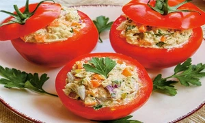 rosii umlute cu salata de ton jpg