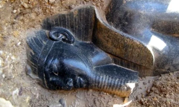 A fost descoperită o nouă statuie a bunicului faraonului Tutankamon jpeg