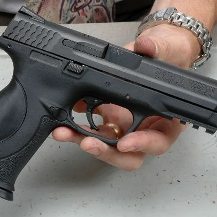 A dat fetița pentru un revolver