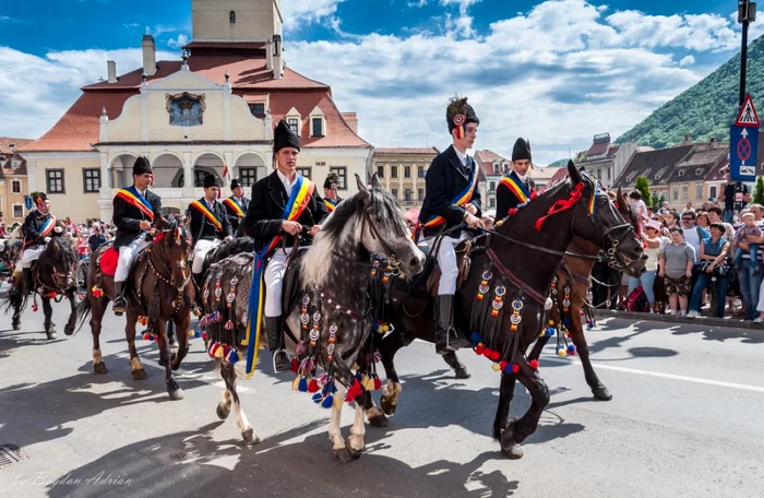 Junii Braşovului, în „Ziua de călări”. FOTO: travel.ro