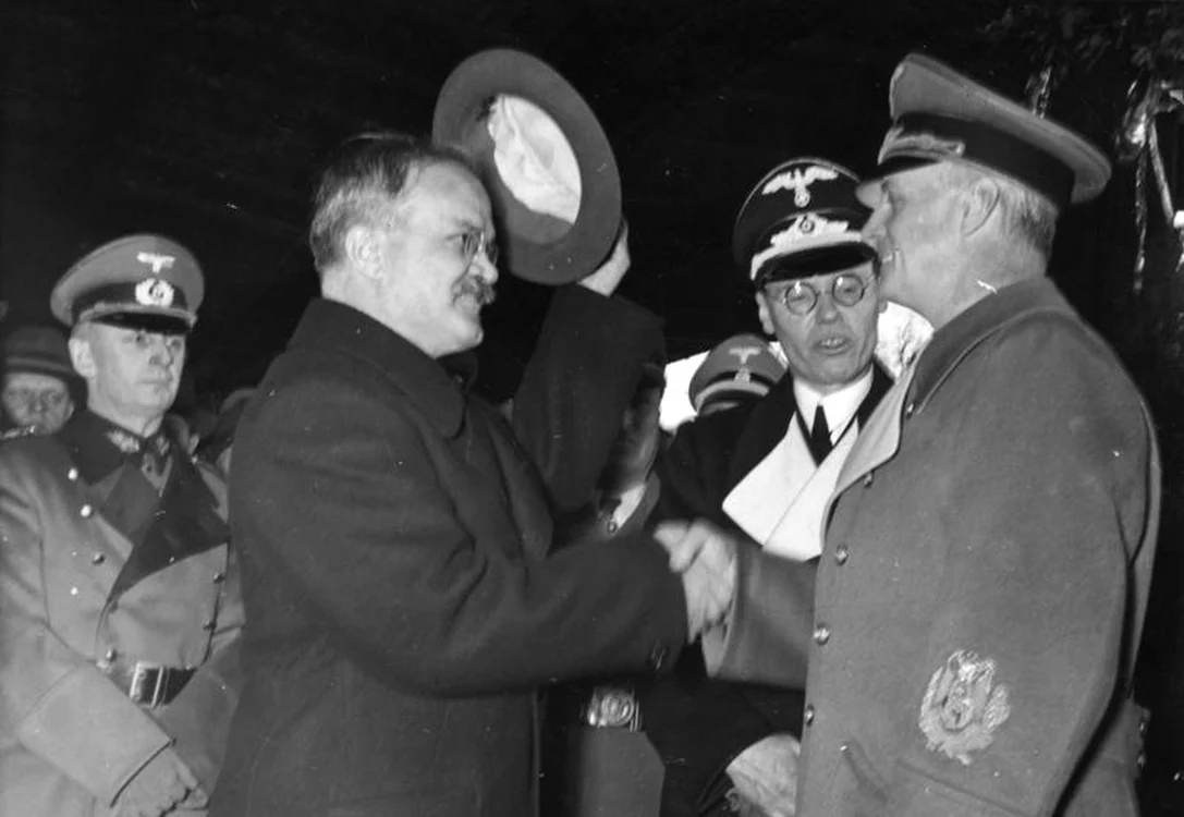 Molotov, la Berlin, în 1940 (© Das Bundesarchiv Bild 183-1984-1206-523)