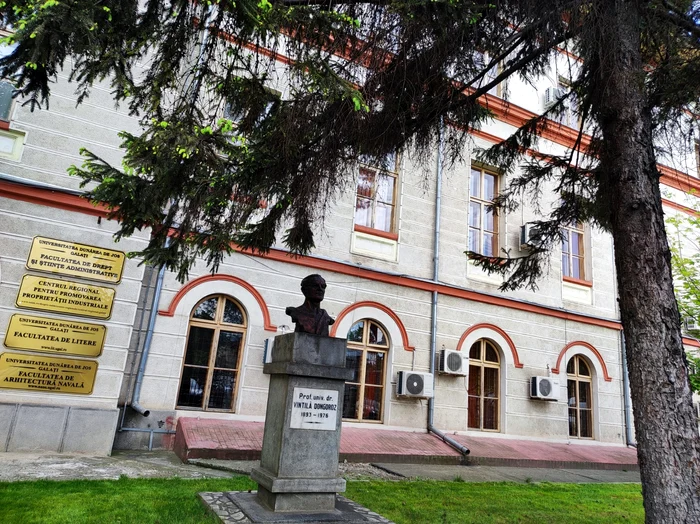 În fostul institut funcționează în prezent mai mute facutăți FOTO: C. Mazilu