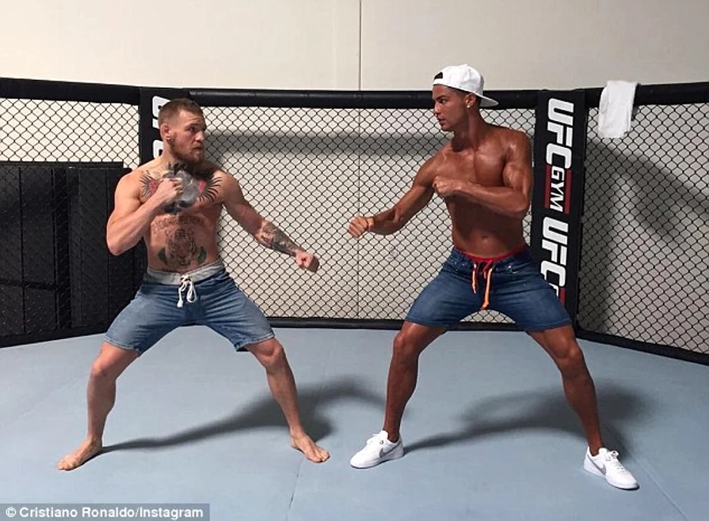 
    Portughezul s-a întâlnit la Las Vegas cu luptătorul UFC, Conor McGregor, chiar înaintea antrenamentului acestuia din urmă cu John KavanaghFoto: Instagram  