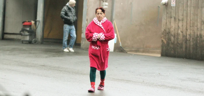 Angelica Constantin a fost la IML pentru expertiza medico-legală. Angelica şi-a lăsat fetiţa la orfelinat, iar acum o vrea înapoi Foto: Click!