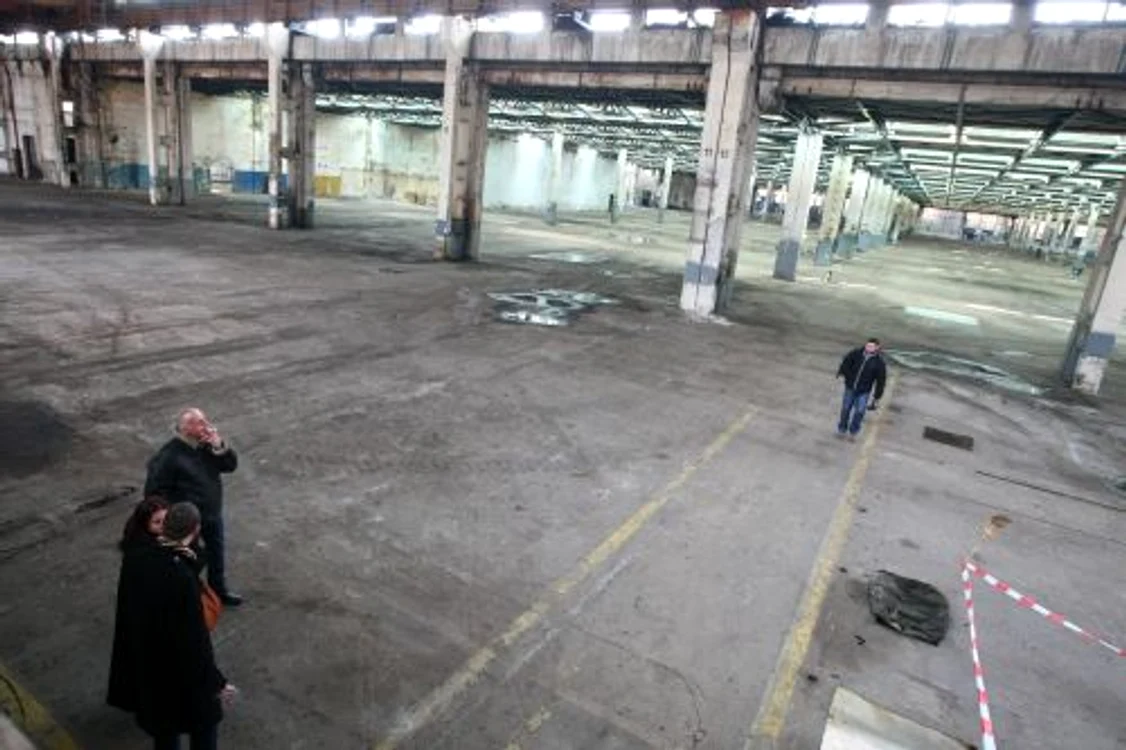 Hala care a aparţinut fabricii Electroputere va fi transformată în mall