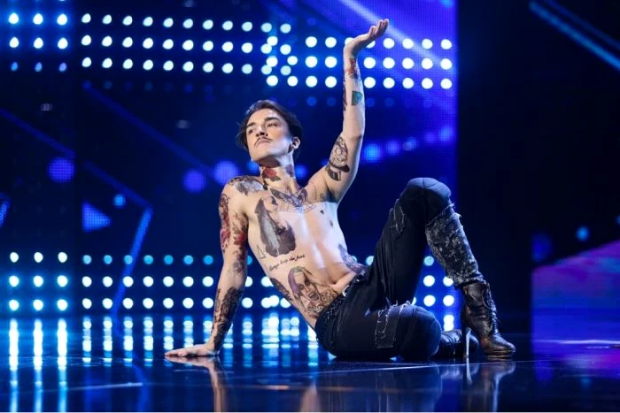 Emil Rengle promovează salonul surorii sale prin diferite fotografii pe care le încarcă pe paginile conturilor sale de socializare Foto Arhivă personală