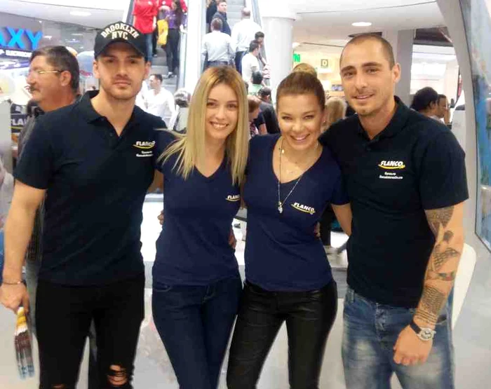 Bogdan Vlădău, Diana Dumitrescu, Gina Pistol şi Vladimir Drăghia au făcut reclamă pentru magazinul de electrocasniceFoto: Click!
