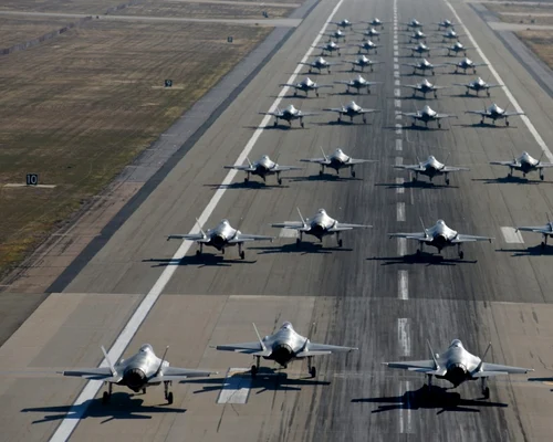 Avioanele F-35 Lightning II vor ajunge în Europa