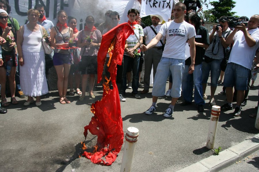 O fostă membră a mișcării a mișcării „Noii Golani” face portretul lui George Simion. „A aruncat la gunoi oamenii de care s-a folosit”  