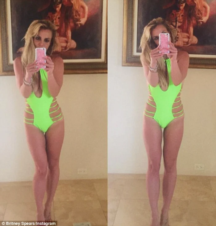 Britney Spears, în costum de baie