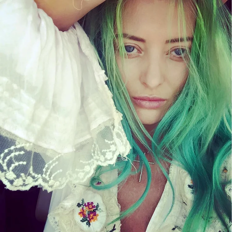 
    Delia continuă colaborarea cu Carla`s DreamFoto Arhivă Personală  