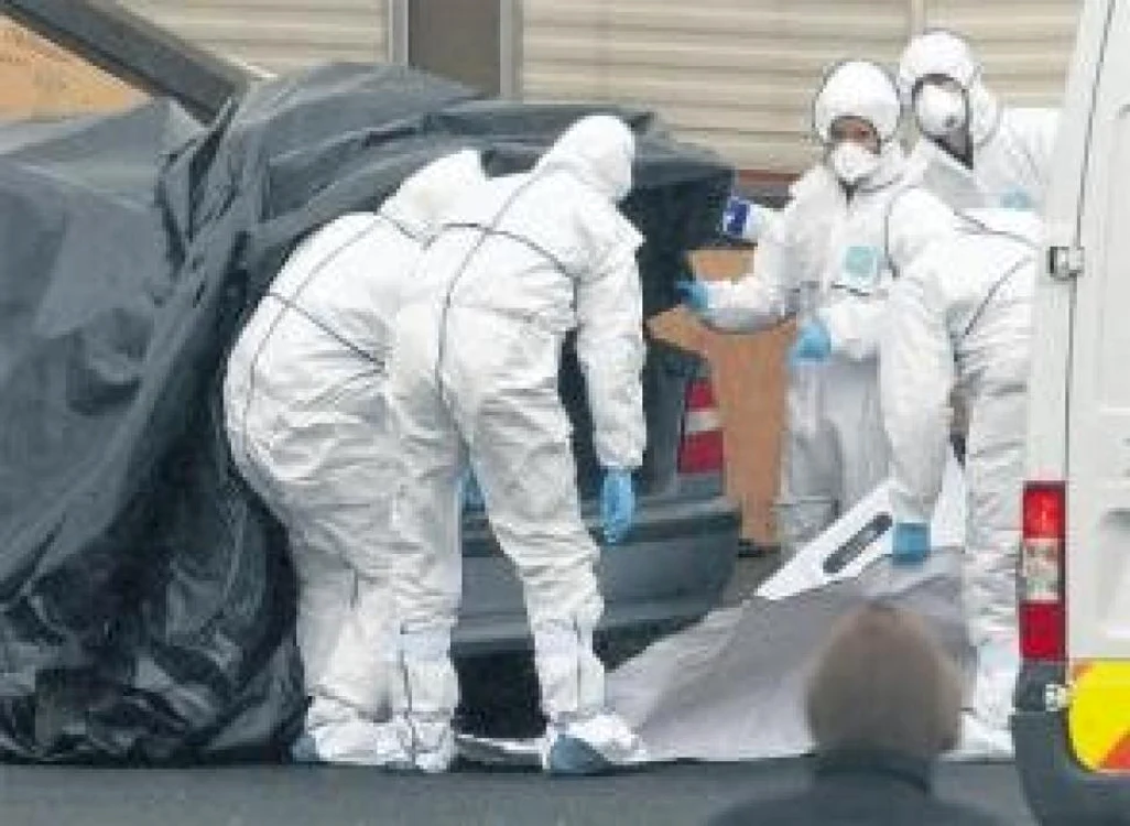 
    Poliția a fost sesizată de muncitorii unei firme de construcții care au simțit mirosul cadavrului  