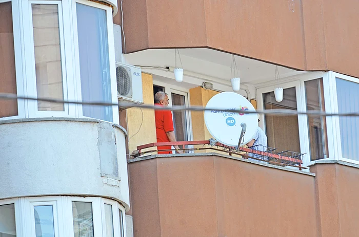 Ion Velea a ieșit la o ţigară în balconul apartamentului din zona Nerva Traian