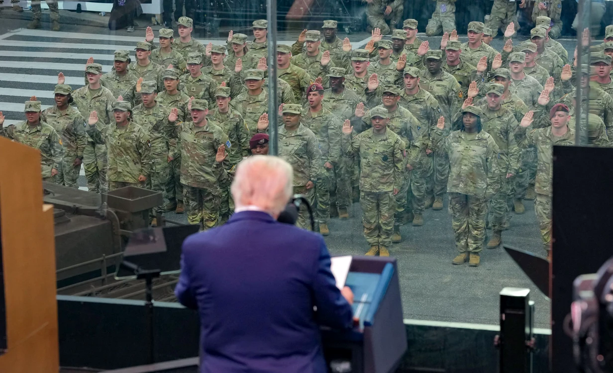 Parada militară a lui Trump a fost ironizată pe internet FOTO AFP