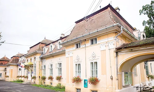 Castelul Contelui  Samuel Teleki  Preţ de pornire: 450 000 de euro jpeg