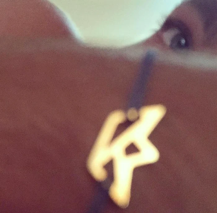 Ghenea a publicat numai fotografii misterioase cu noul iubit