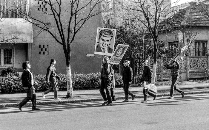 Revoluția din Decembrie 1989. Imagini din Timișoara. Sursa: Lajos Szabo. Azopan.ro