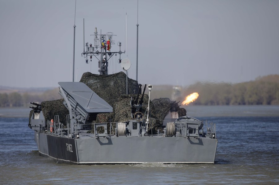România își consolidează apărarea pentru a împiedica războiul din Ucraina să ajungă în spațiul NATO | Reportaj Reuters