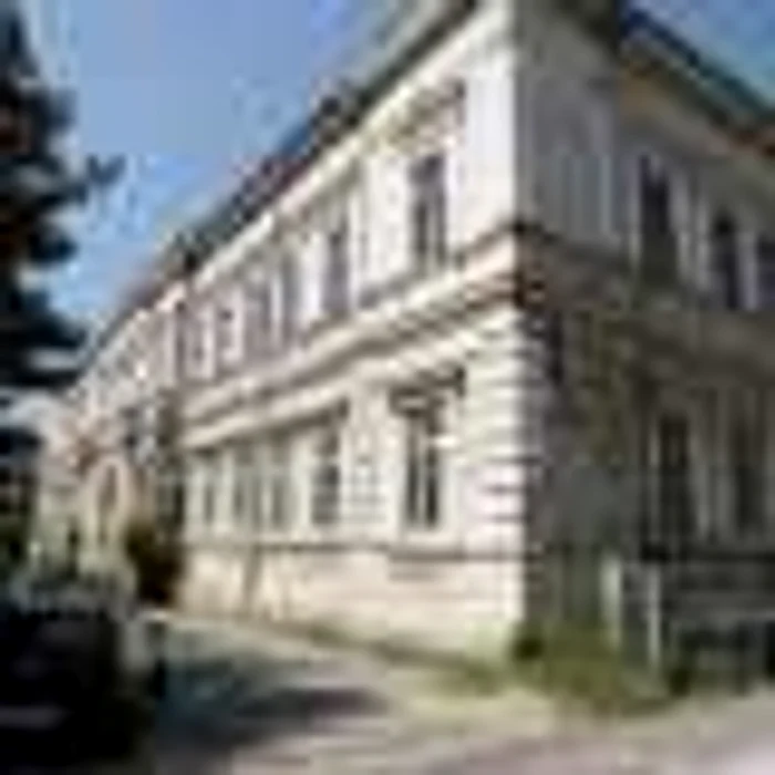 Fostel Băi Comunale din Craiova au ajuns o ruină