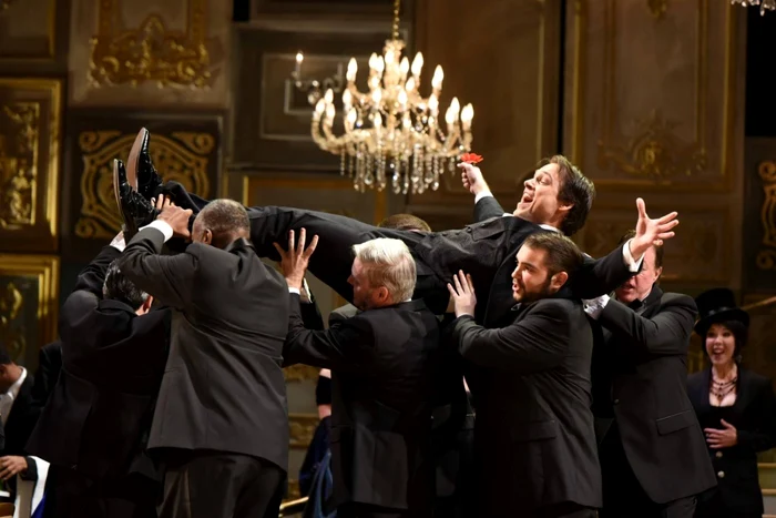 Scenă din "La traviata", montare la Opera Philadelphia FOTO: ONB