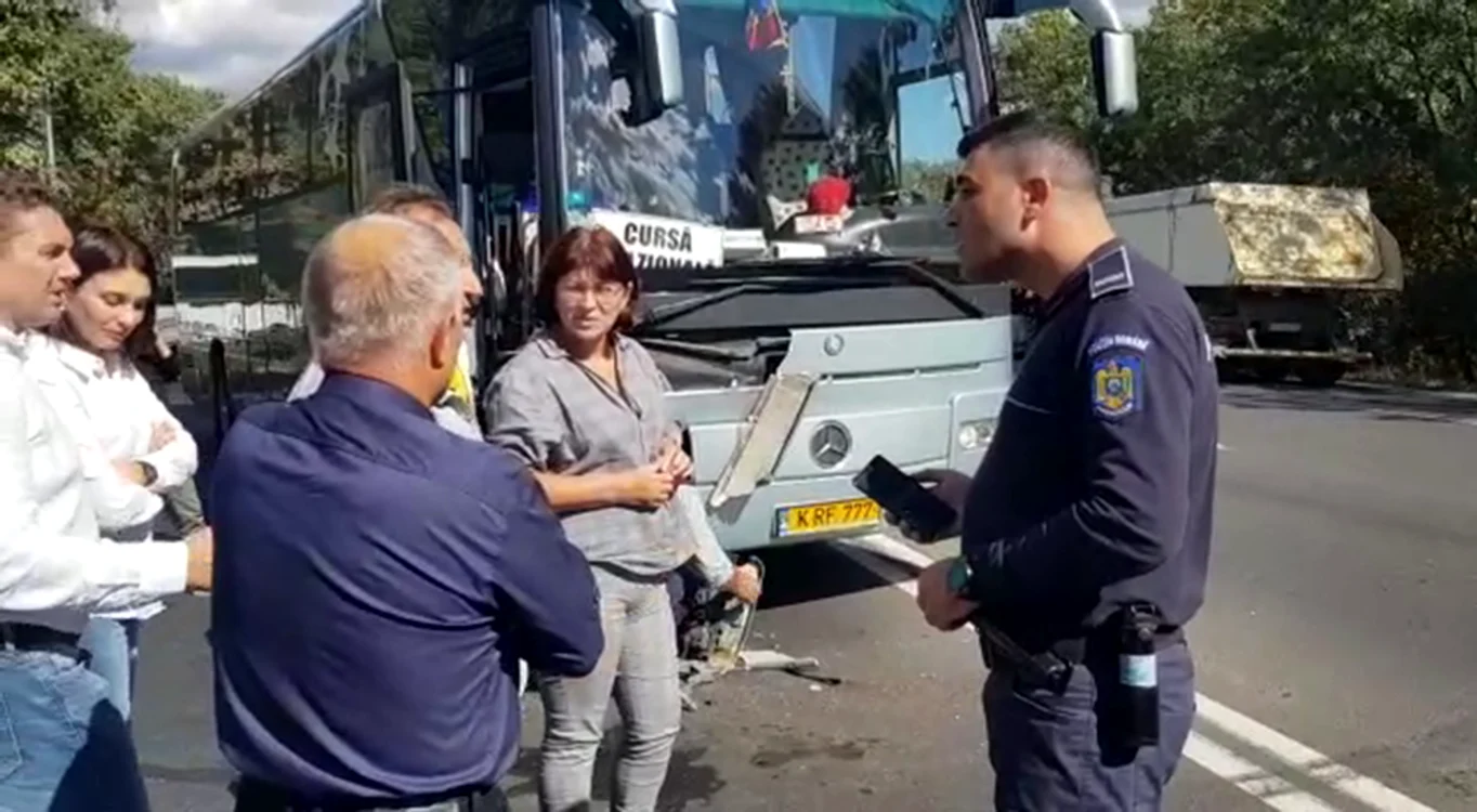 Autocarul transporta 40 de pasageri din Moldova. SURSA Iulian Bunilă