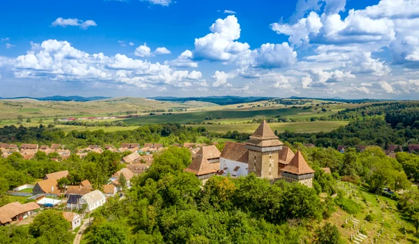 viscri manastire fortificata peisaj aerian Q7t2Xj O Xc jpg