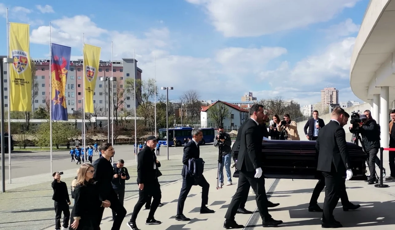 Răzvan Lucescu a venit alături de soția și fiul lor (FOTO: Click!)