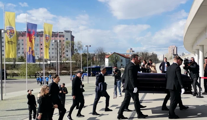 Răzvan Lucescu a venit alături de soția și fiul lor (FOTO: Click!)