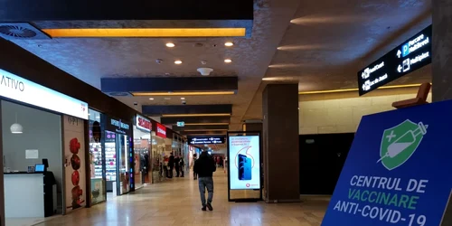 Centrul de vaccinare de la Iulius Mall din Timişoara