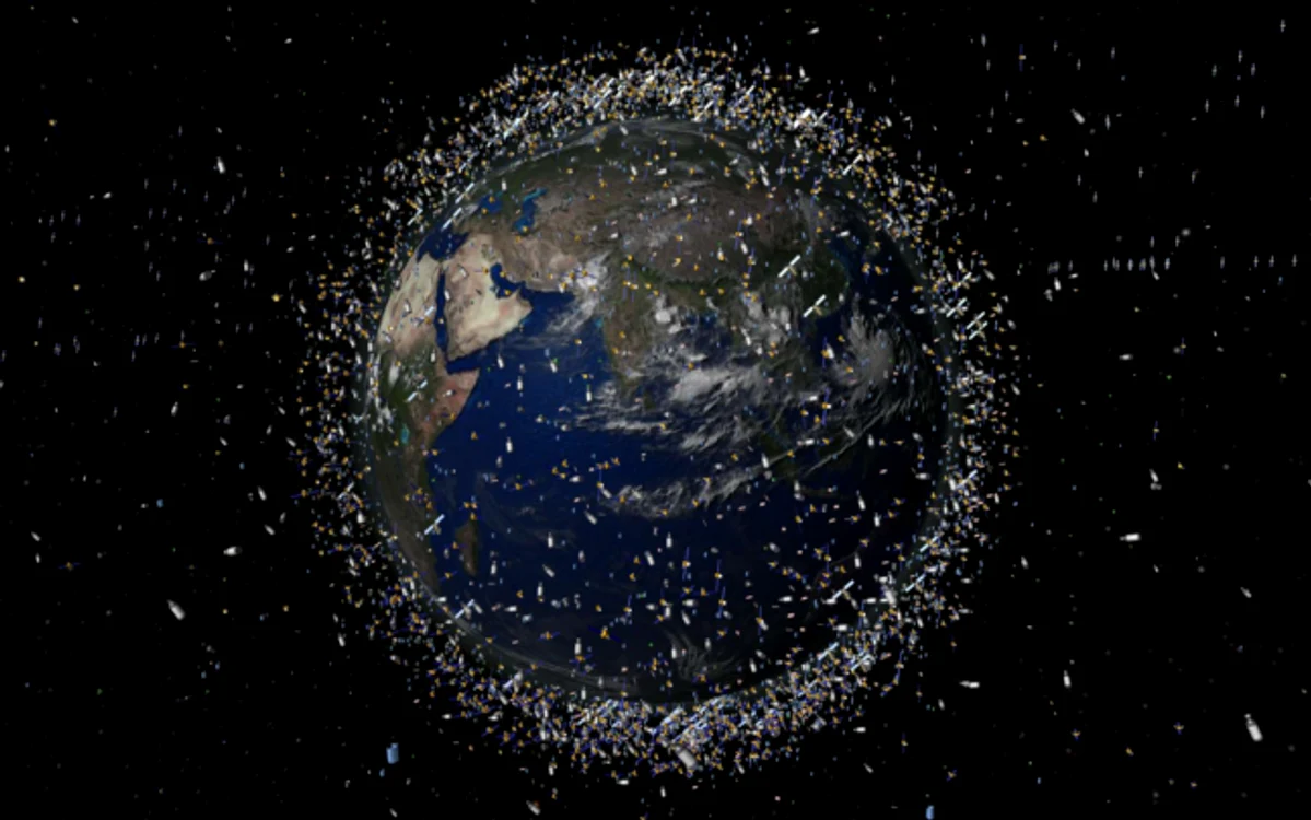 Centura de sateliţi în jurul planetei Terra