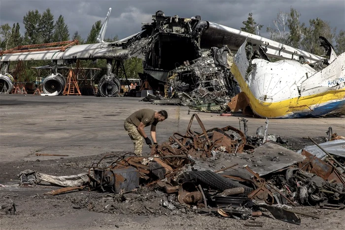 Antonov lucrează la reconstrucția avionului gigantic Mryia FOTO EPA-EFE