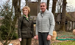 Majestatea Sa Margareta și Principele Radu în Parcul regal de pe domeniul Săvârșin, la Grădina Ascunsă FOTO Andreia Neamț, Casa Majestății Sale (6) jpeg