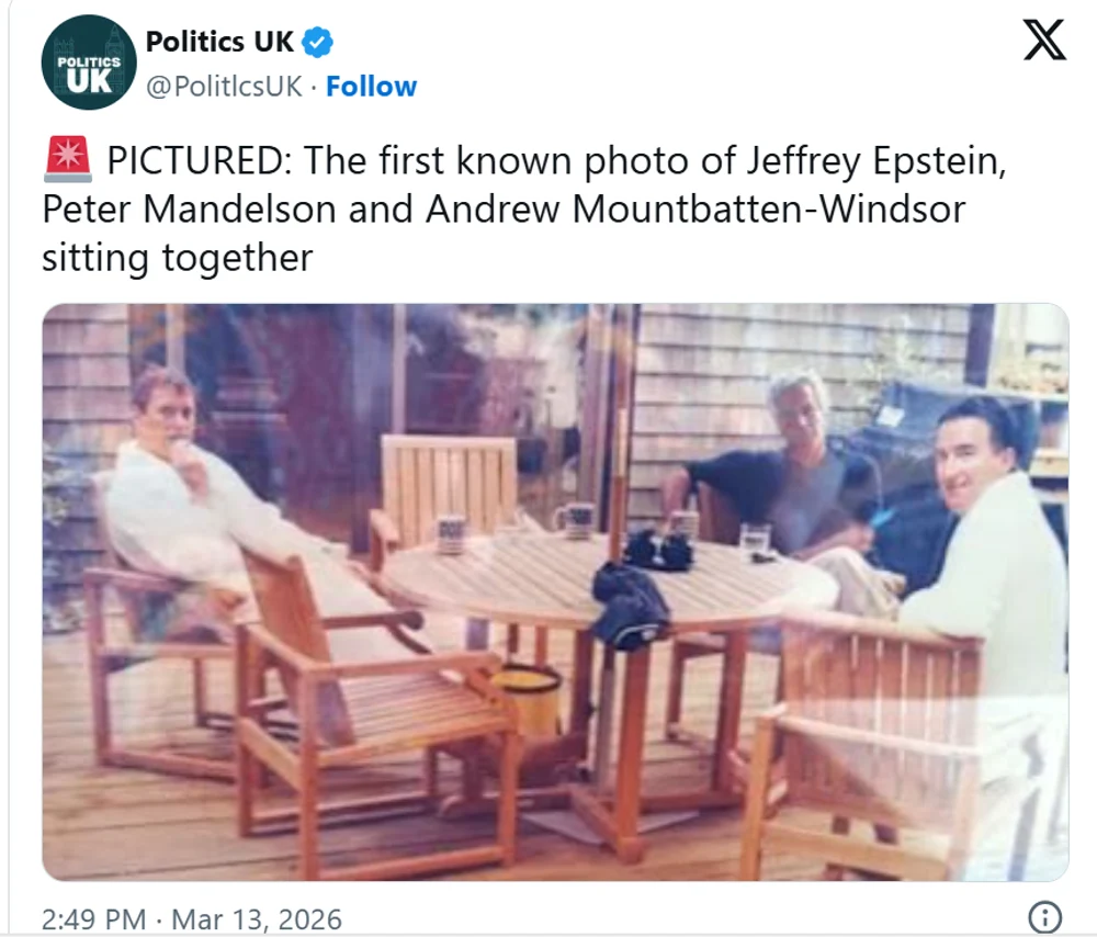 Infractorul sexual Jeffrey Epstein, fostul prinţ Andrew și ex-ministrul Peter Mandelson, într-o fotografie difuzată public în premieră