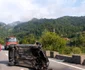 Accident pe Valea Oltului DN7 - E81 la la Proieni - Brezoi maşină răsturnată Foto Adevărul 