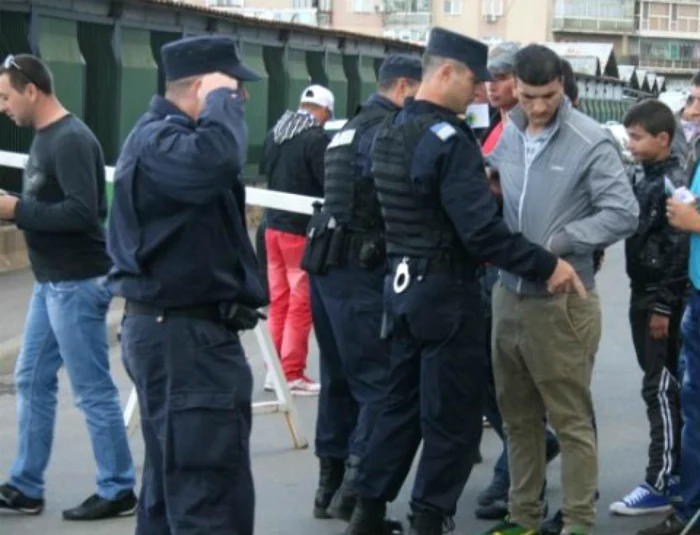 Militarii vor asigura ordinea publică FOTO Adevărul