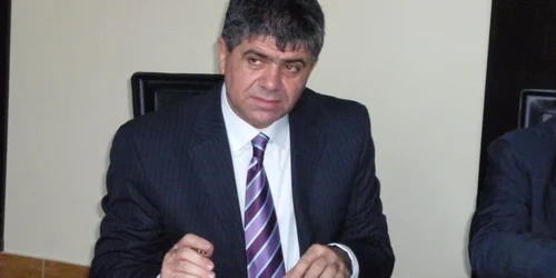 Faptele de luare de mită ale directorului CEC Bank, Dorin Dobrişan, au ajuns pe masa judecatorilor