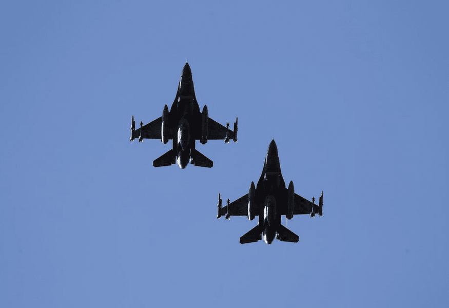 Piloţi militari ucraineni, evaluaţi în SUA. Ucraina insistă să primească avioane F-16