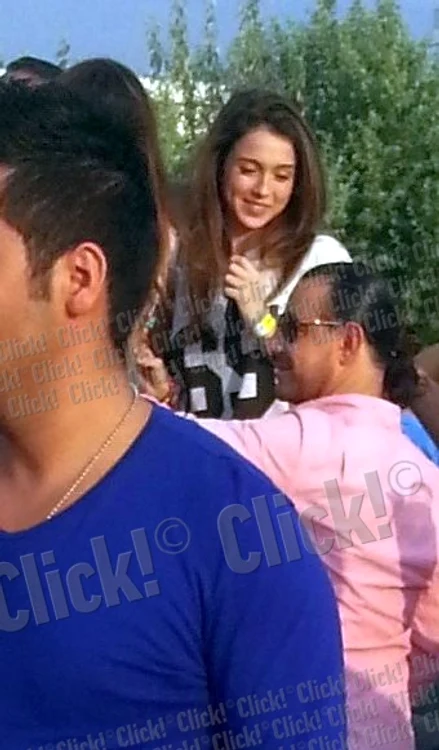 Teodora Stoica, pe plajă cu prinţul Al Habtoor (Foto: Mihai Ionescu)