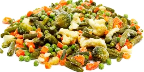Legumele congelate de dimensiuni mici nu se decongelează, ci se pun direct la gătit