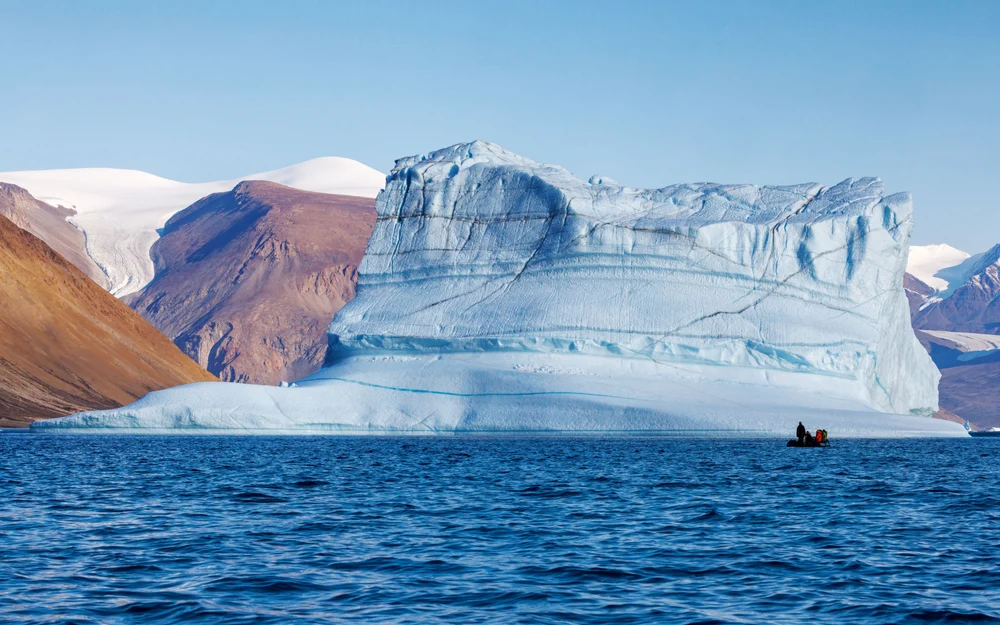 Un submarin britanic îl urmărește pe „Vladimir cel Mare” lângă Groenlanda. Cooperarea NATO, antidotul unui risc major
