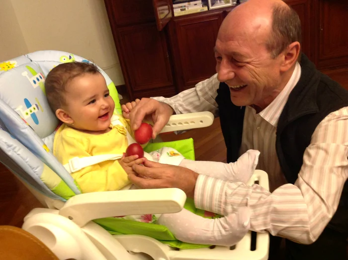 Traian Băsescu şi Sofia Anais (foto: Facebook)