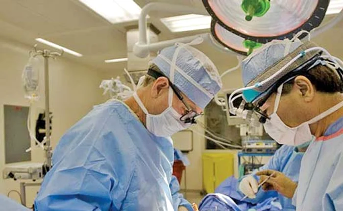 
    Medicii care  cumulează două funcții  vor avea concediu dublu   