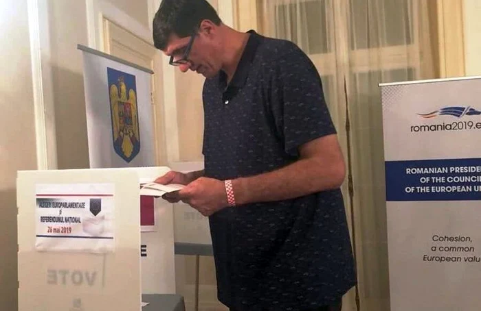 Ghiţă Mureşan a ţinut să voteze. FOTO: Ambasada României în SUA