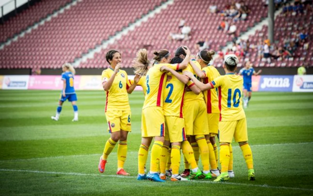 Echipa naţională de fotbal feminin