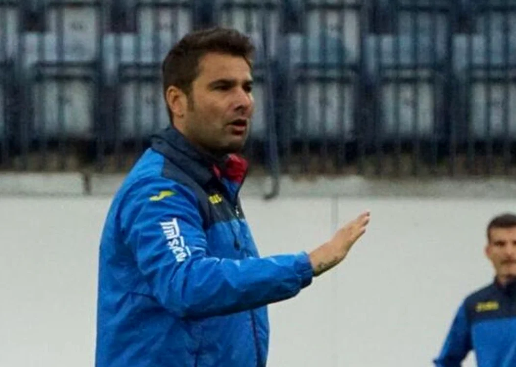 
    Adrian Mutu a debutat ca selectionerFOTO: frf.ro  